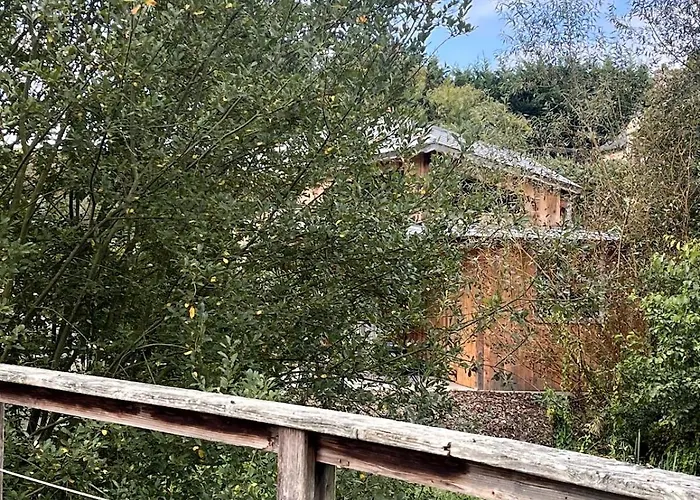 Pres De La Riviere *